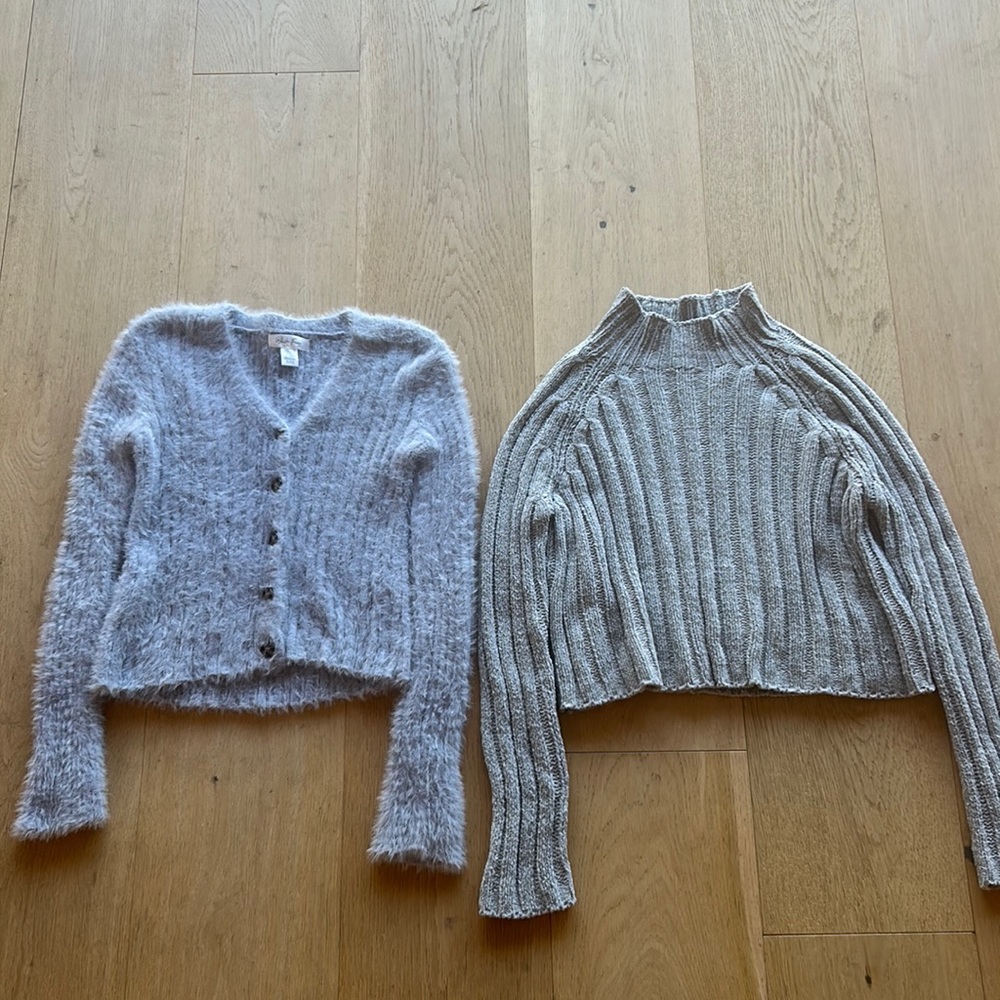 American Eagle size XS Tillys White Fawn size XL Women’s Sweaters